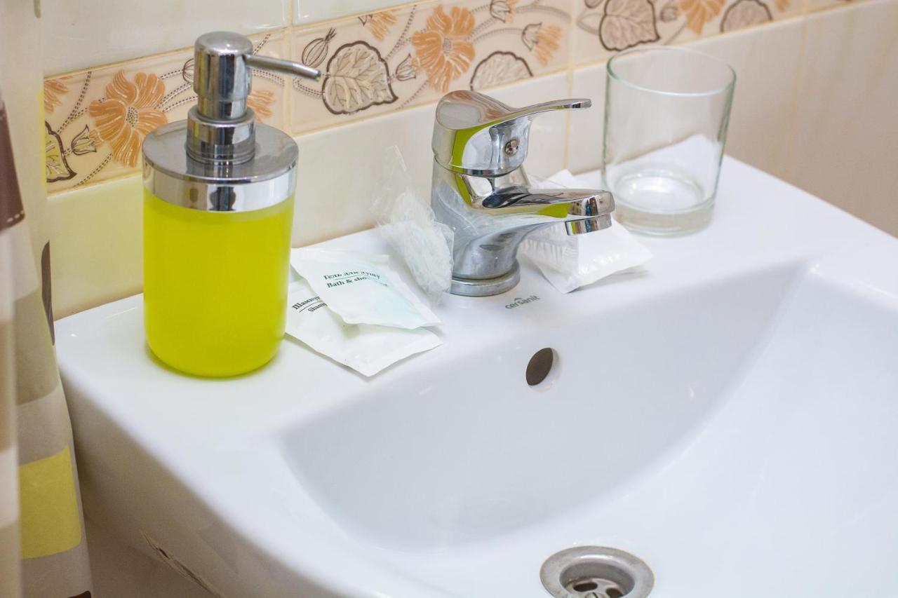 Три Сімки Hotel Vyshhorod Eksteriør billede
