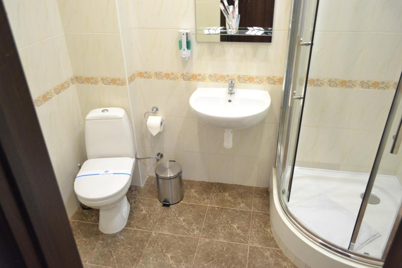 Три Сімки Hotel Vyshhorod Eksteriør billede