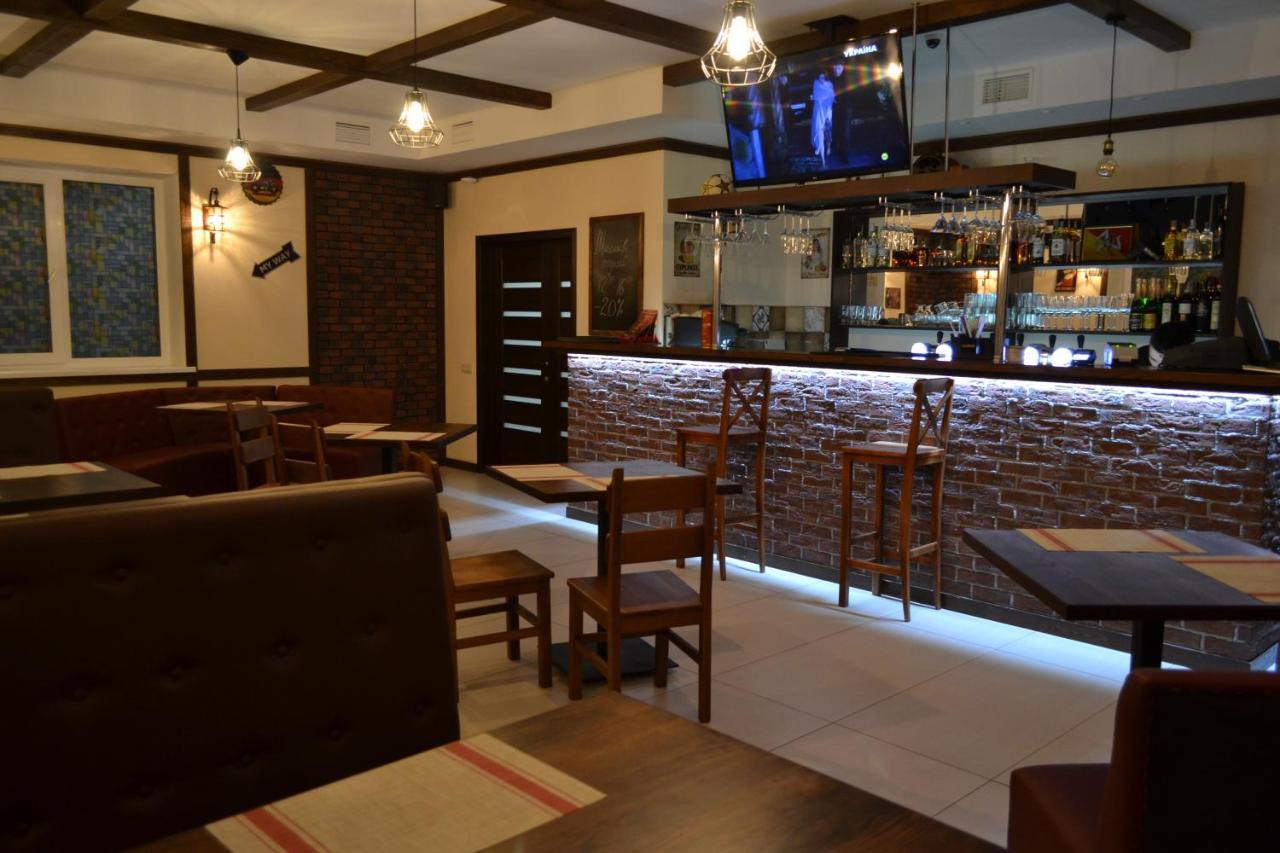 Три Сімки Hotel Vyshhorod Eksteriør billede