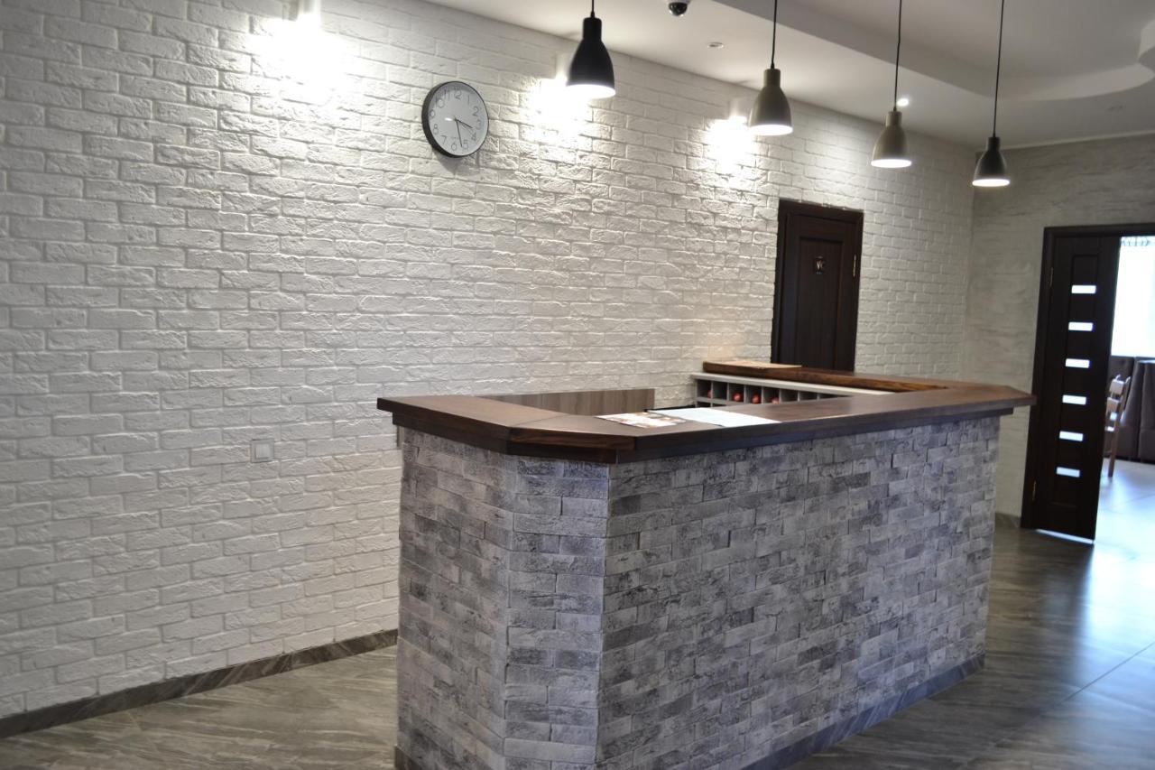 Три Сімки Hotel Vyshhorod Eksteriør billede