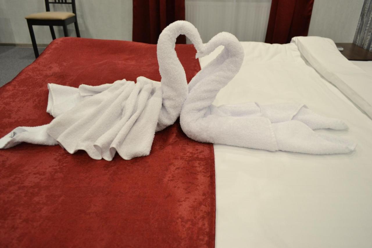 Три Сімки Hotel Vyshhorod Eksteriør billede